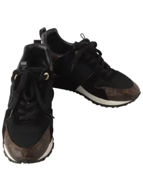 1A3CW7 Black Gold Runaway Sneakers Size 35 34217Y