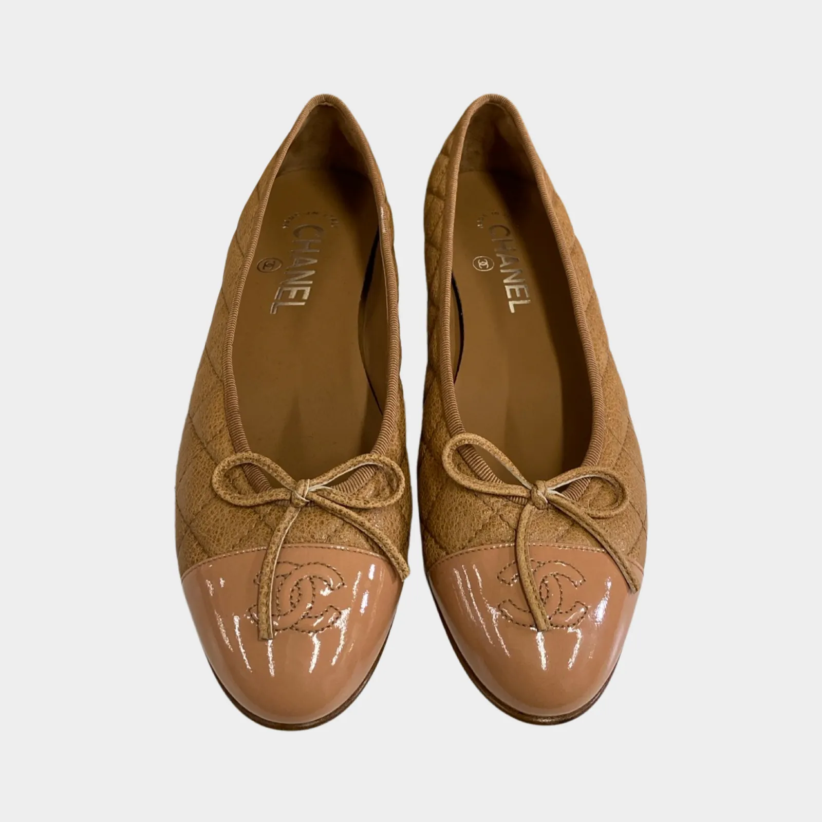 Chanel women's beige grained quilted leather flats